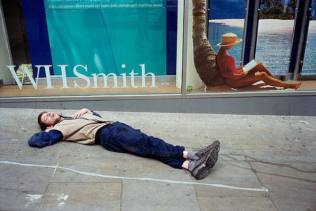 Street Scene, London 2008, by Nick Turpin